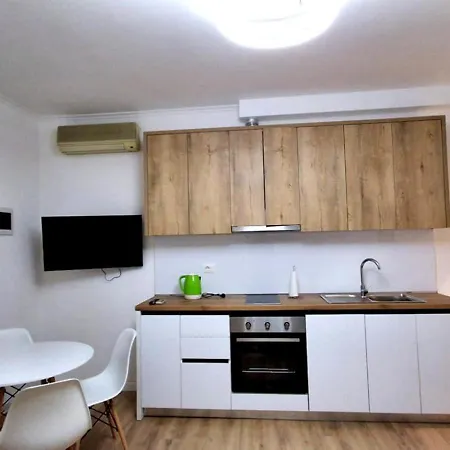 49 Center 3* Tirana