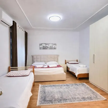 49 Center Hotel 3*